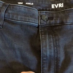Evri 18W Black ankle jeans